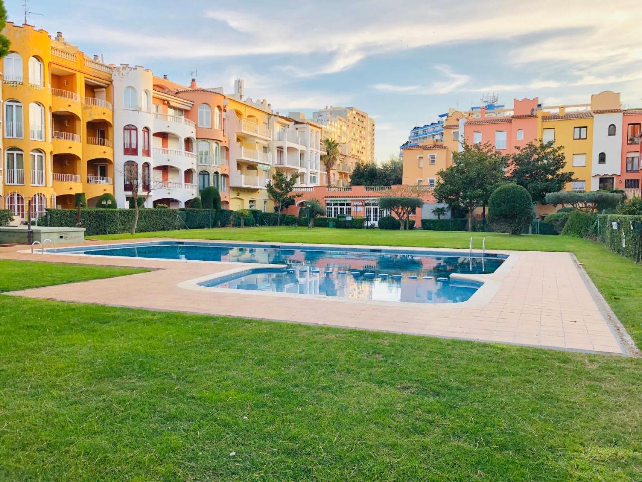 Gran Reserva - Apartamento En El Centro De Empuriabrava - Cerca De La Playa - Piscina Comunitaria Eksteriør billede